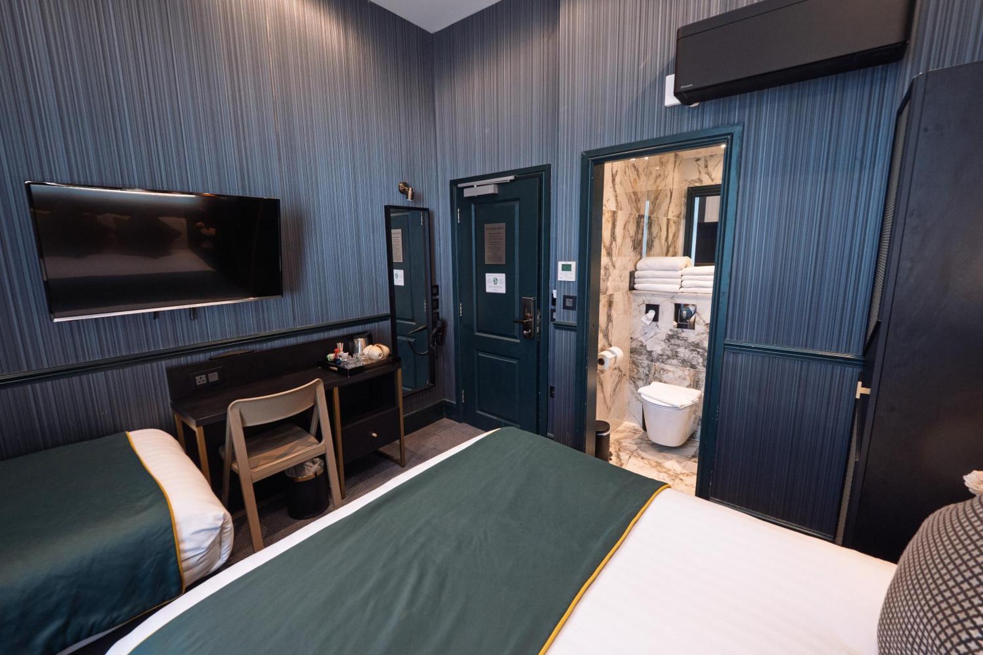 Hyde Park Hotel 4*